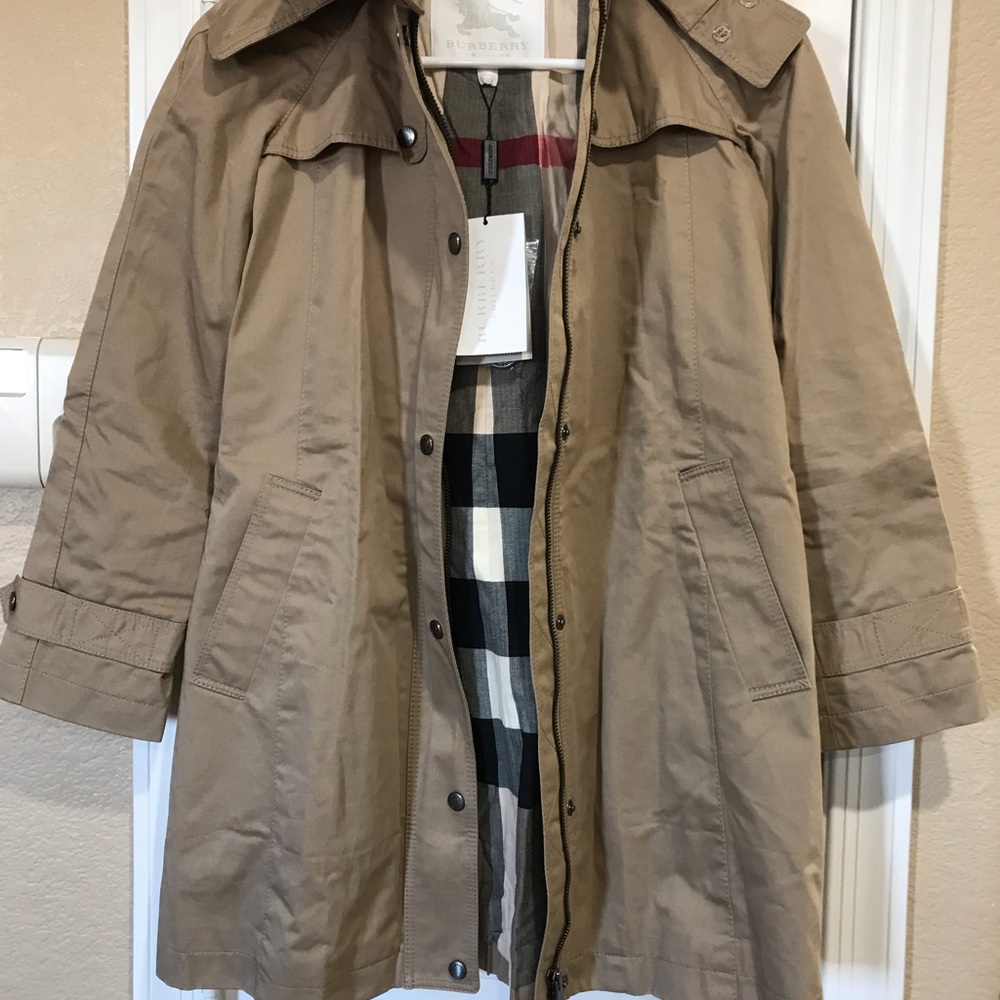 Burberry kids NWT trench coat